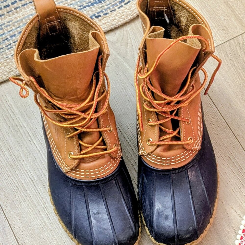 L.L.Bean Women’s Bean Boots – Navy Blue & Leather Size 9